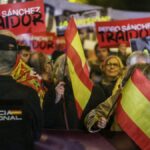 Cientos de manifestantes toman la calle Ferraz para gritar contra la amnistía