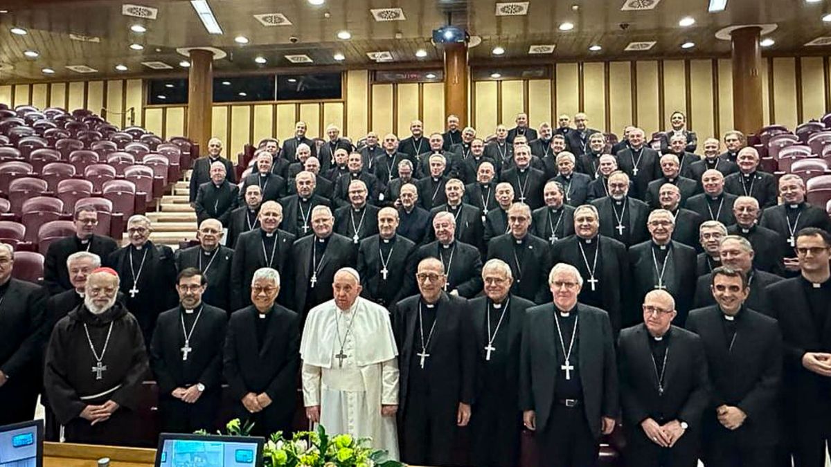 El papa junto a los obispos españoles