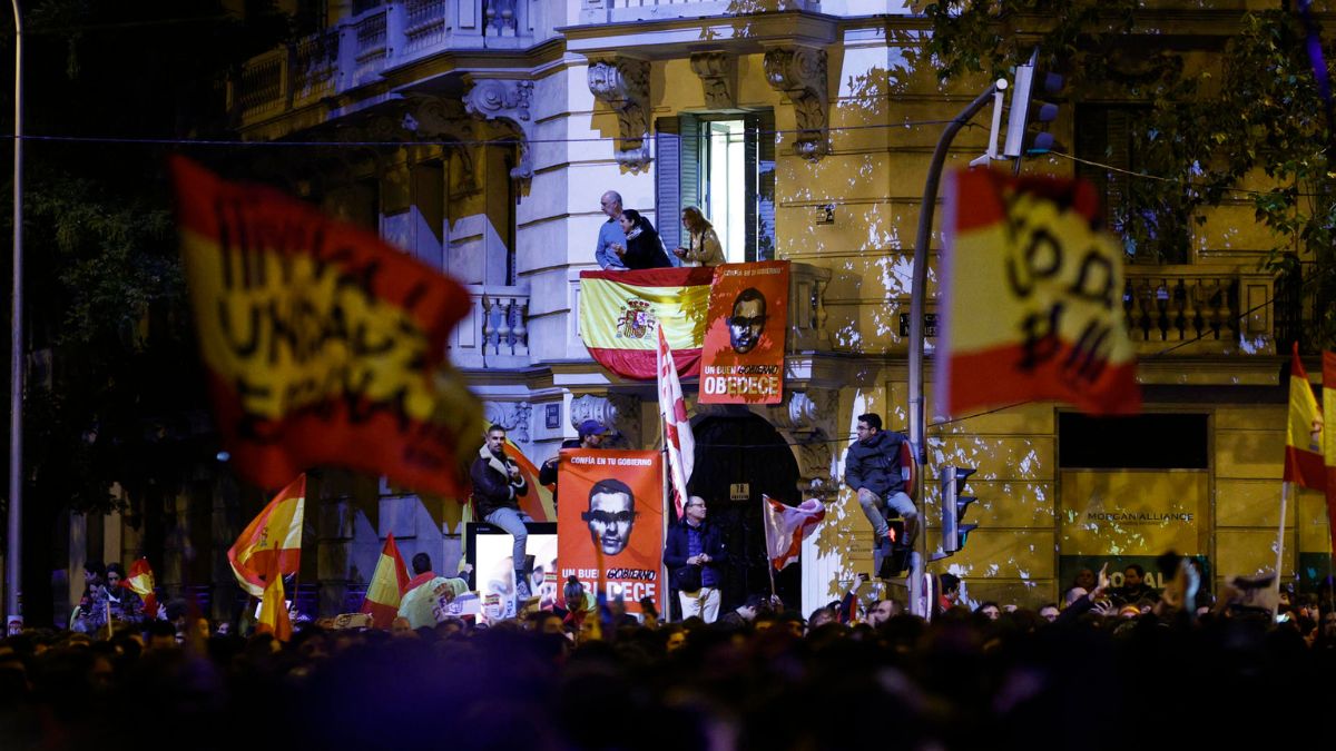 Manifestaciones en la sede del PSOE de Ferraz (Madrid) contra la amnistía