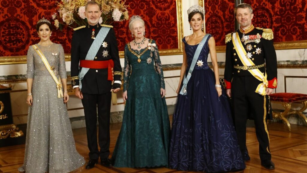 Los reyes Felipe y letizia, la reina Margarita, Federico de Dinamarca y Mary Donaldson