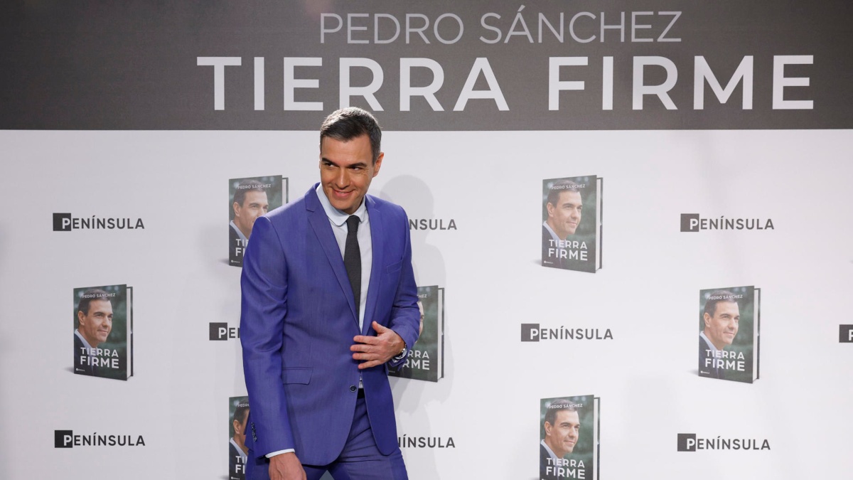 Tierra Firme' de Pedro Sánchez fracasa en su primera semana de promoción:  no alcanza el top 10 de ventas