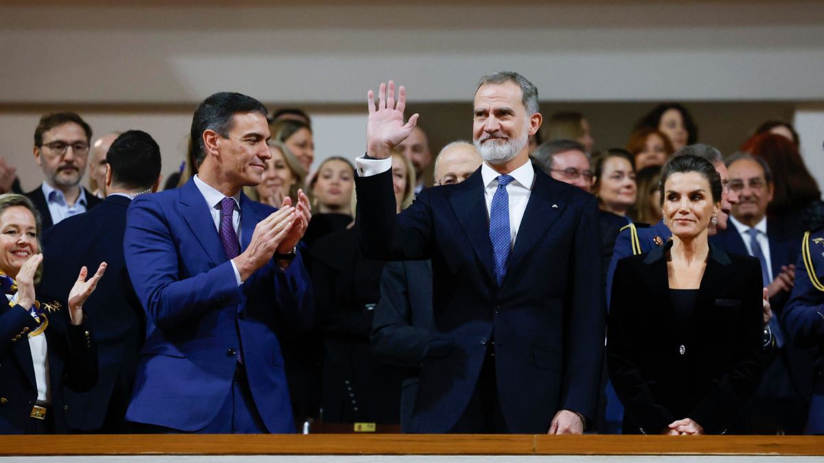 Los reyes de España junto a Pedro Sánchez en la clausura de la presidencia del Consejo de la UE en Madrid (EFE).