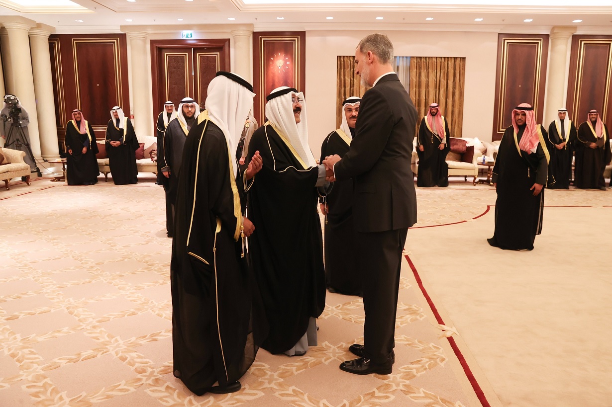 El rey Felipe VI viajó a Kuwait a presentar sus condolencias
