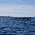 Cayuco a la deriva interceptado por Salvamento Marítimo en aguas cercanas a Gran Canaria