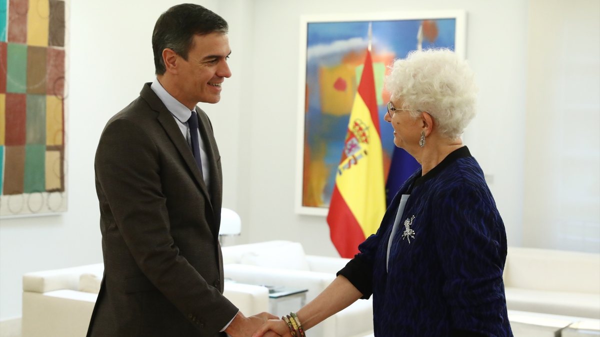 El presidente del Gobierno, Pedro Sánchez, mantiene un encuentro con la embajadora de Israel en España y Andorra, Rodica Radian-Gordon,