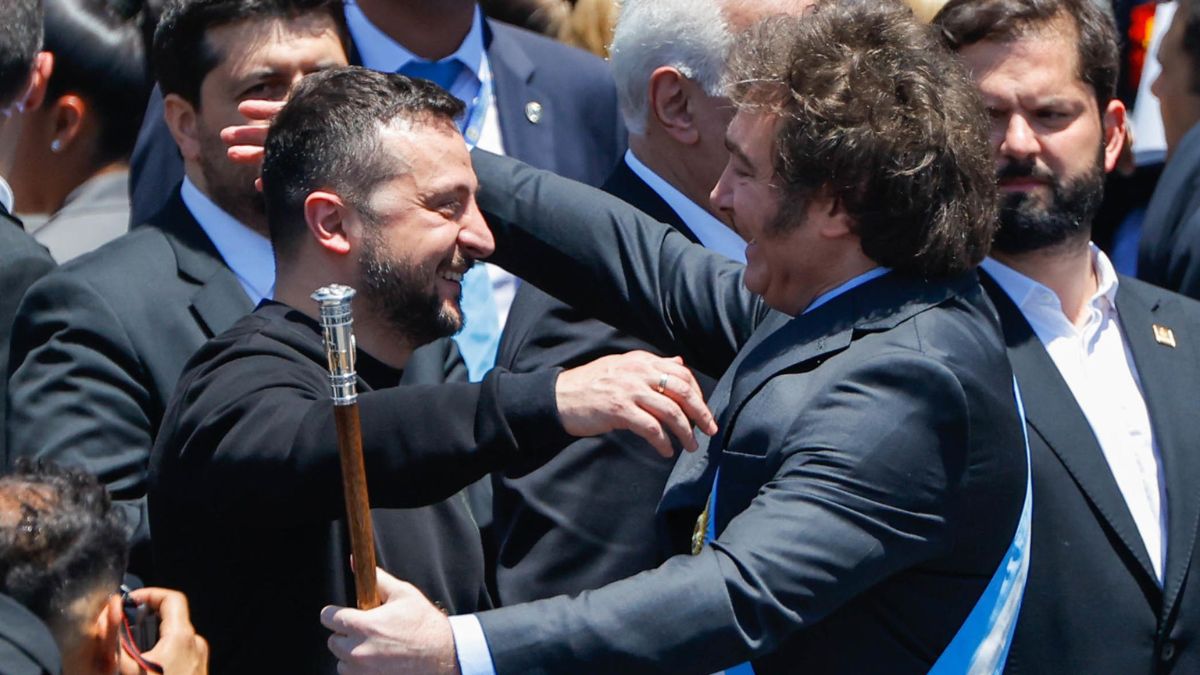 Zelenski y Milei durante su toma de posesión en Buenos Aires.