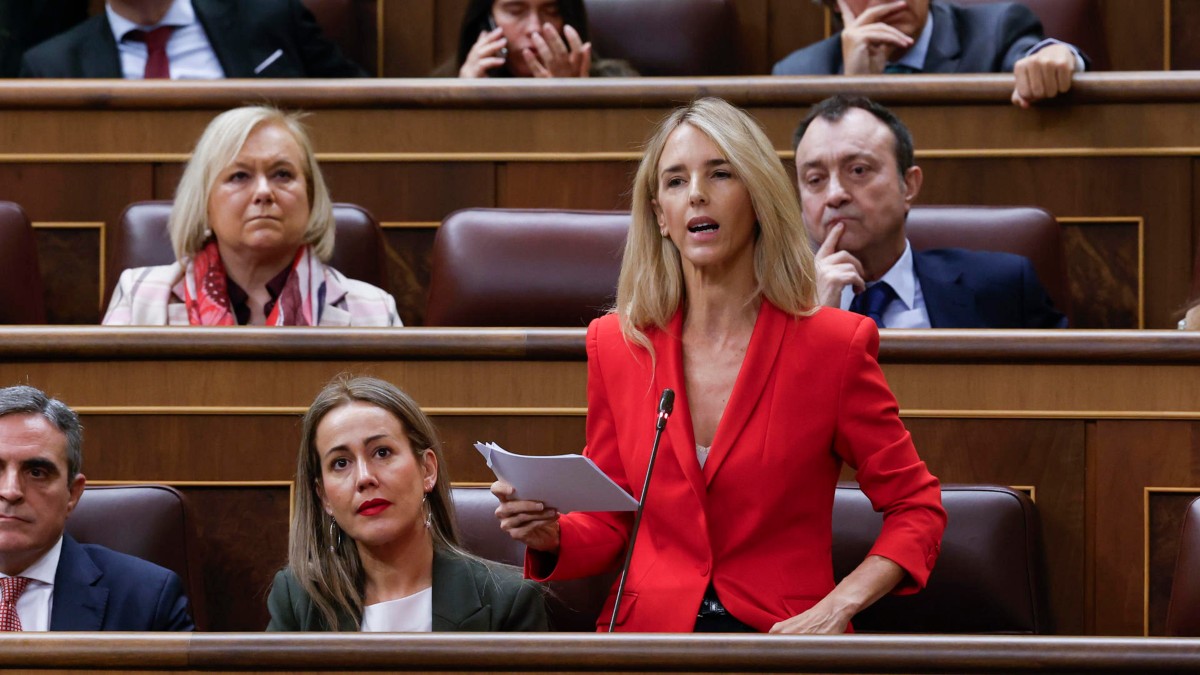 Cayetana Álvarez de Toledo vuelve a la primera línea parlamentaria con un rifirrafe con Bolaños