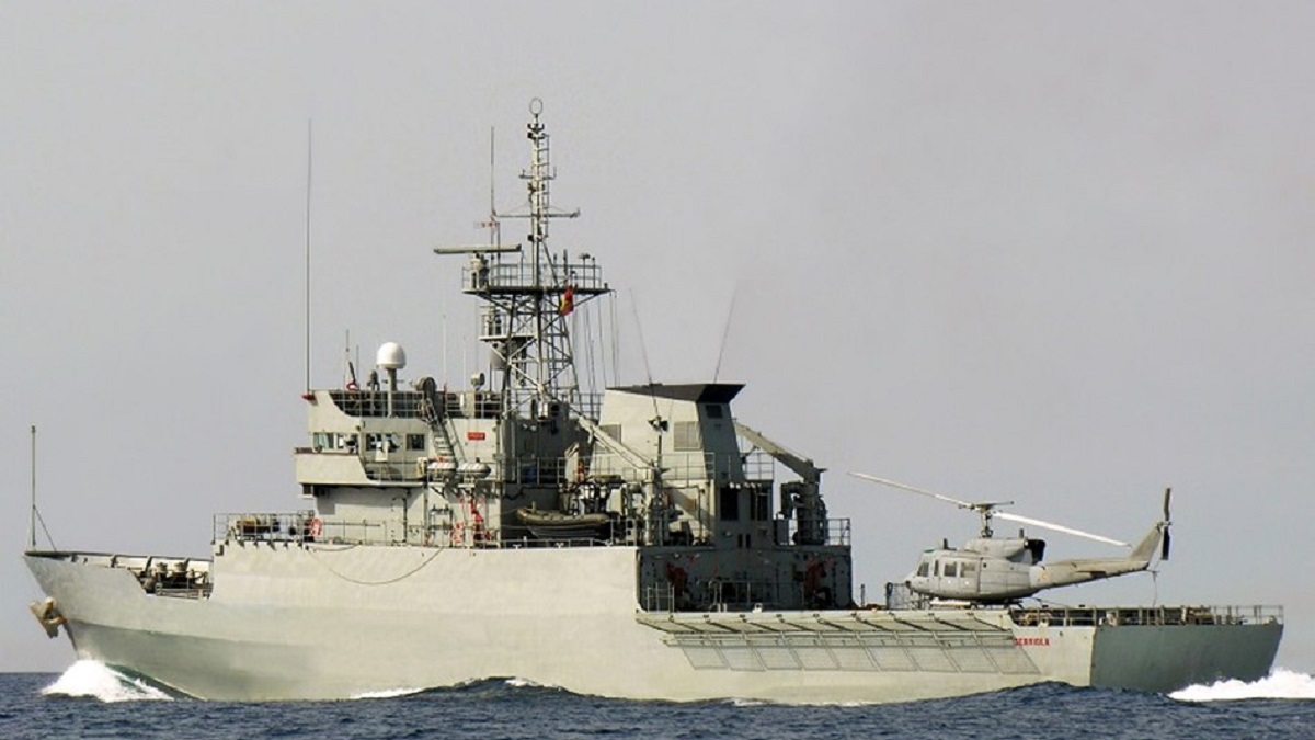 El patrullero 'Centinela', de la Armada española, intercepta un nuevo submarino ruso