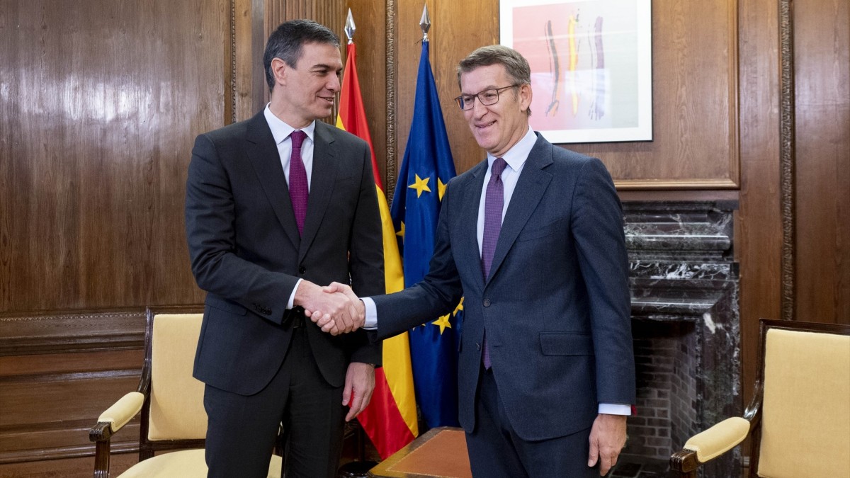 Feijóo ofrece a Sánchez una renovación del CGPJ supervisada por Bruselas