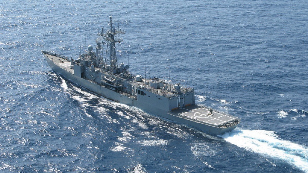 Situación crítica en el barco pirata interceptado por una fragata española en Somalia: 18 rehenes y un herido