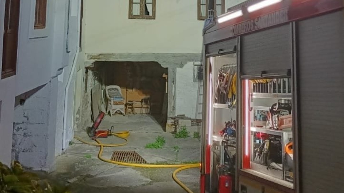 Incendio de una vivienda en Heras (Cantabria)