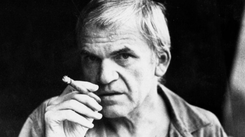 El escritor Milan Kundera