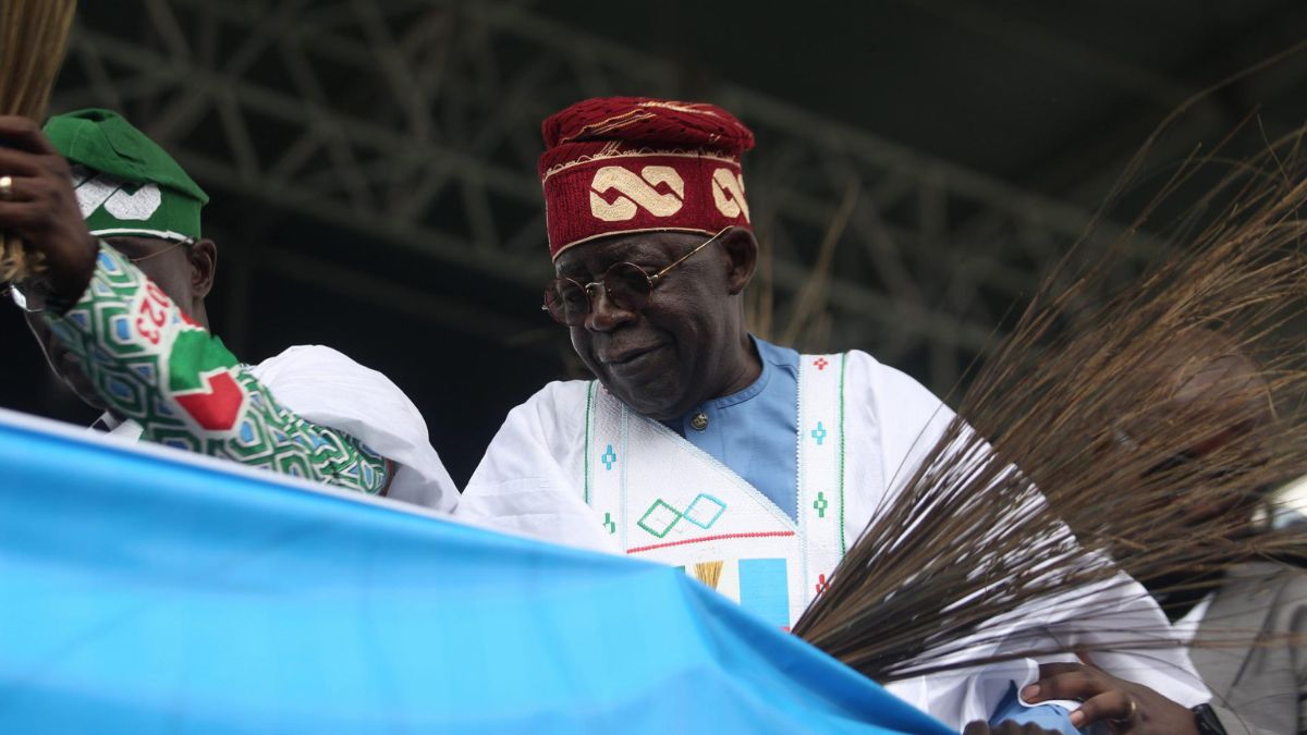 El presidente de Nigeria pide la detención de los responsables de un centenar de muertes en ataques "primitivos y crueles".