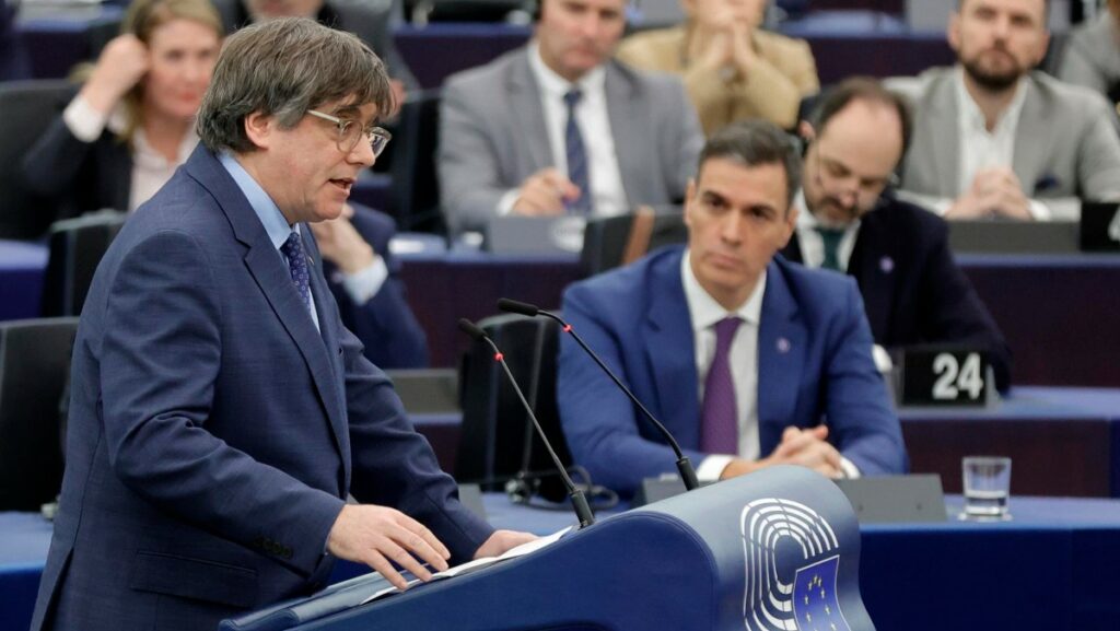 Carles Puigdemont y Pedro Sánchez en el Parlamento Europeo