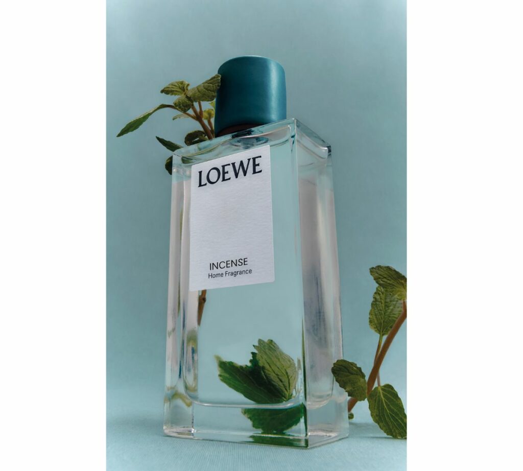 Perfumes para regalar: Home spray 'Incense' de Loewe