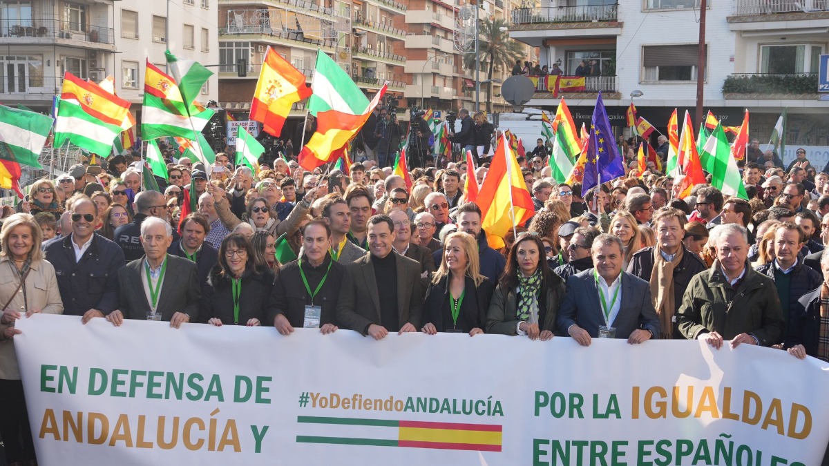 Manifestantes contra la amnistía en Sevilla