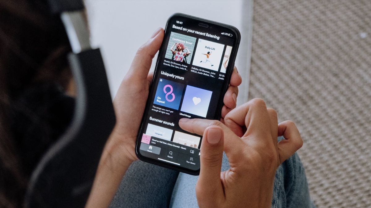 Spotify anuncia despidos del 17% de su plantilla como medida de ahorro