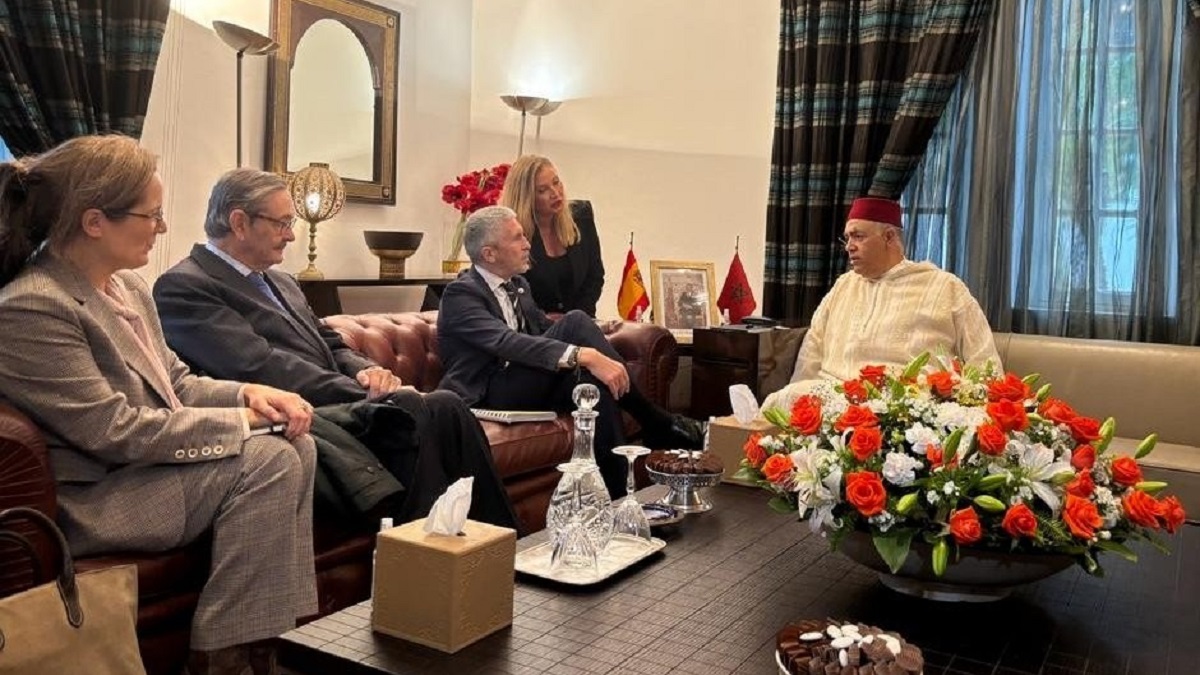 El ministro del Interior, Fernando Grande-Marlaska, con su homólogo en Marruecos, Abdelouafi Laftit