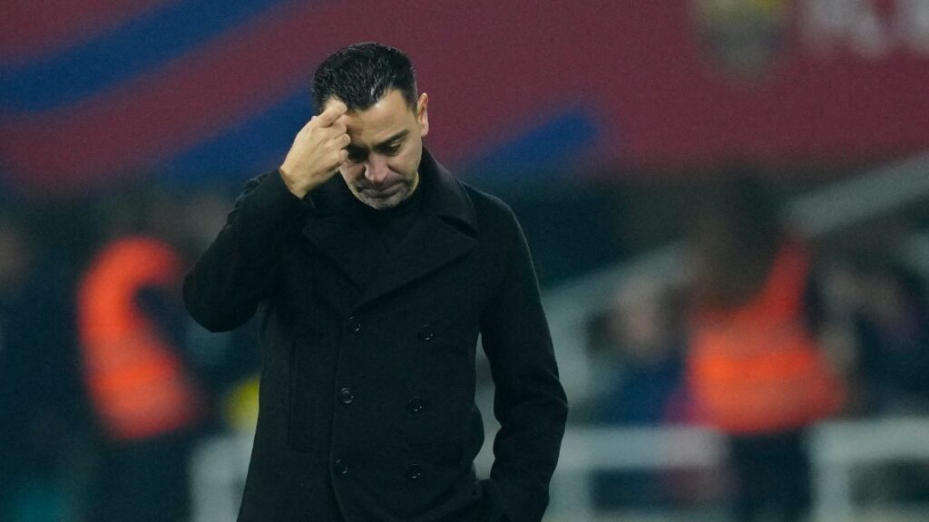 Xavi recula y seguirá como entrenador del FC Barcelona a pesar de la mala temporada