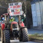 Agricultores alemanes se manifiestan en protesta por recortes anunciados por Berlín "España también será un rugido": el campo empieza a imitar a Alemania y convoca una tractorada en Madrid