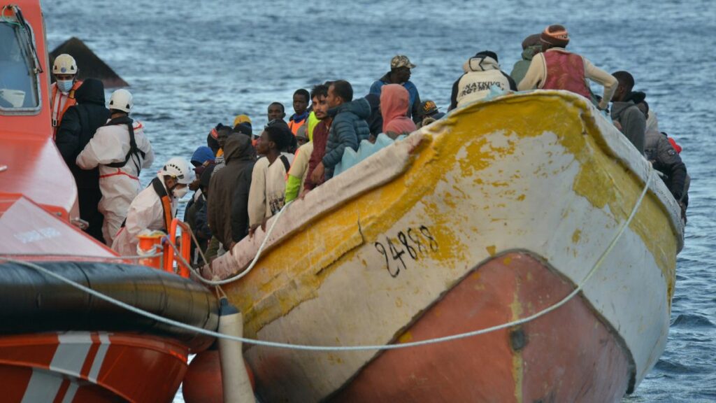 Desembarca en El Hierro un cayuco con 94 personas y una patera con 17 en Fuerteventura