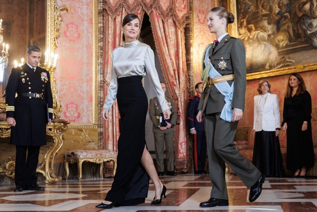 Los looks de la reina Letizia y la princesa Leonor en la Pascua Militar de 2024