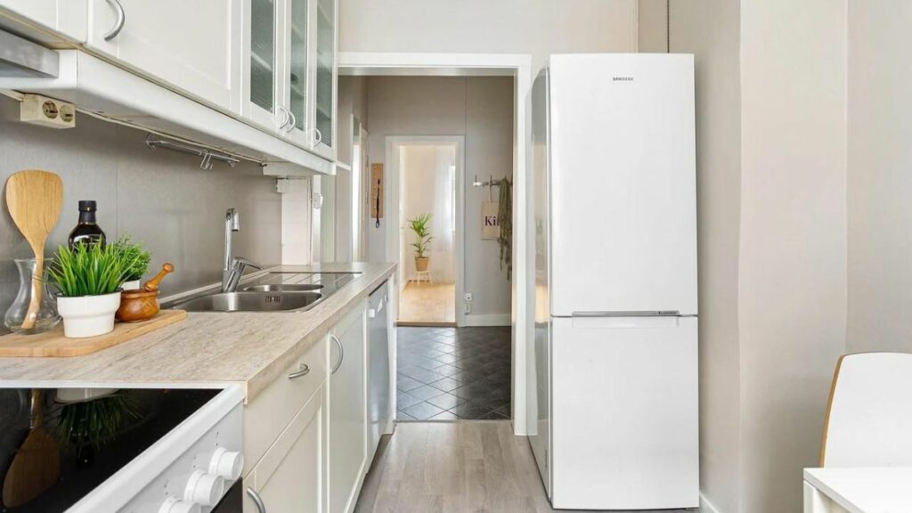 Los diez consejos que debes seguir para ahorrar la eficiencia de tu frigorífico, según la OCU
