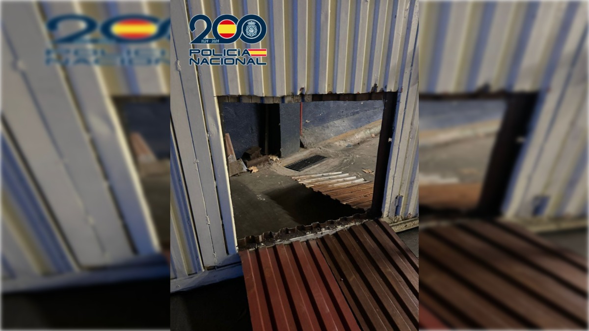 Pillan in fraganti a tres butroneros en unas oficinas en Chamartín: uno se escondió en un cubo de basura