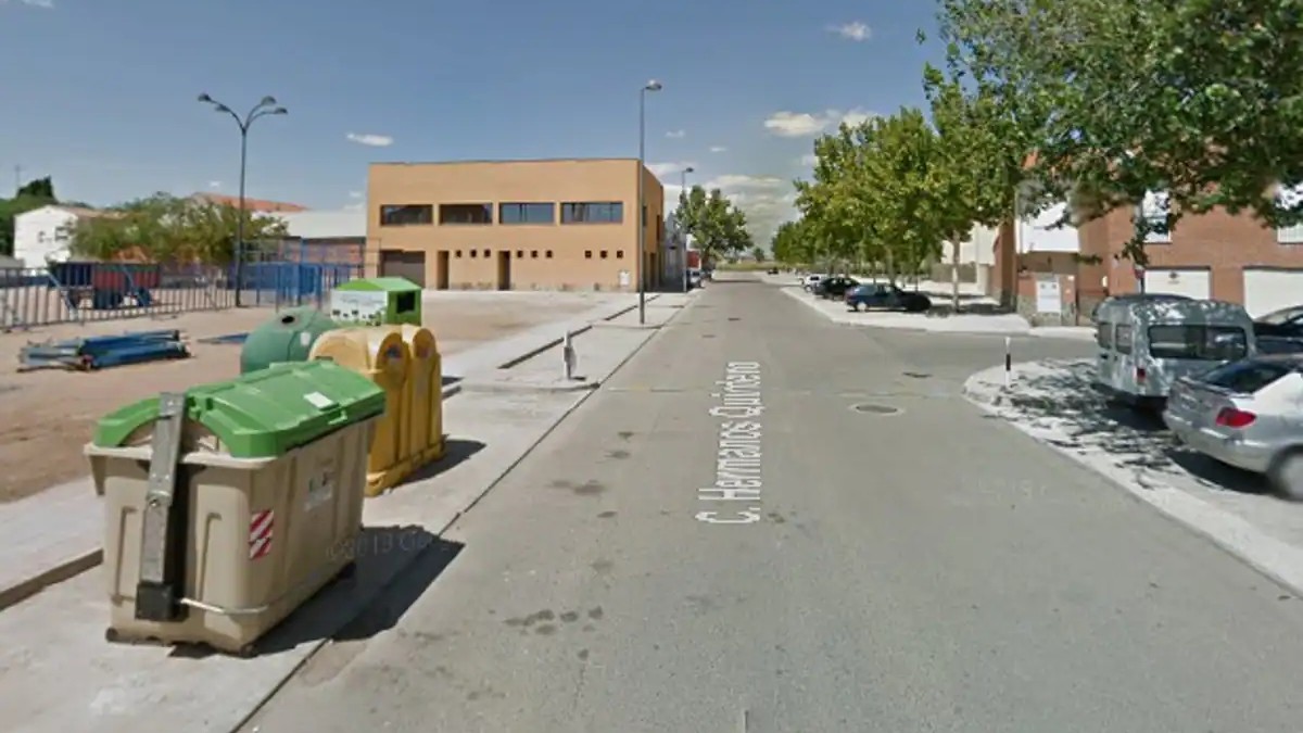Calle donde la Guardia Civil encontró un bebé muerto dentro de un contenedor de basura