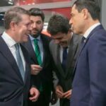 Emiliano García-Page habla con varios presidentes autonómicos del PP en Fitur