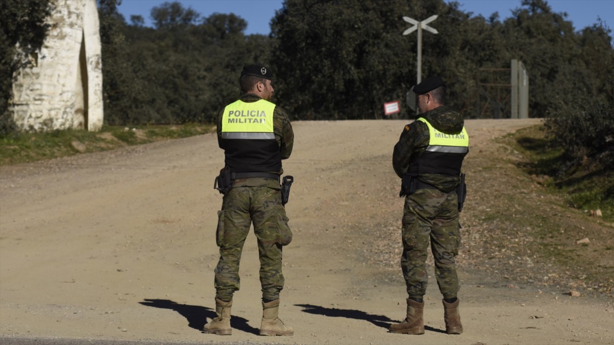 Militares en la Base de Cerro Muriano