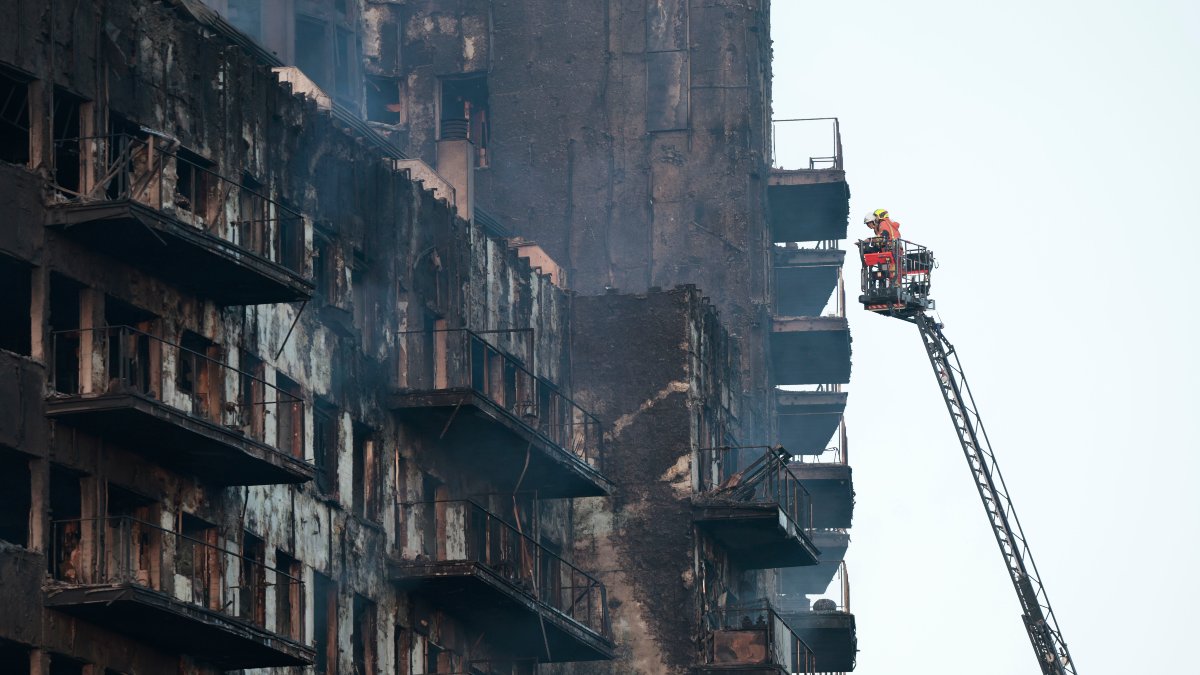 Los afectados por el incendio de Valencia podrían quedarse sin indemnización si los responsables salen insolventes