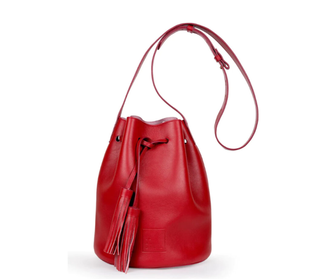 Bolso tipo saco de color rojo Leandra Bag