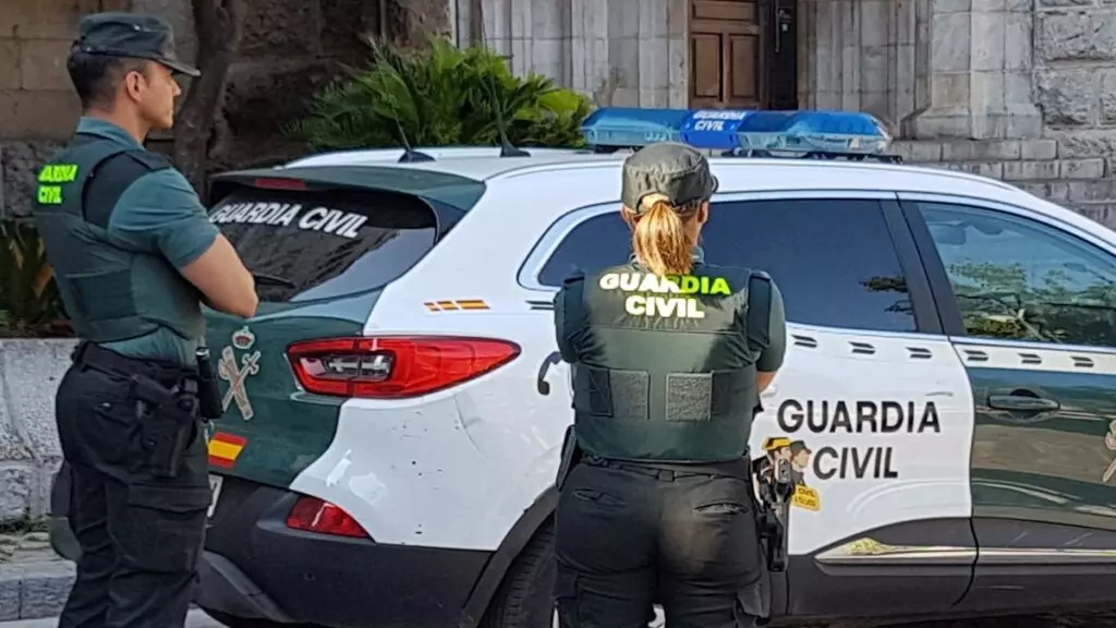 Detienen al hombre acusado de matar a su pareja en Alfàs del Pi (Alicante) Guardia Civil