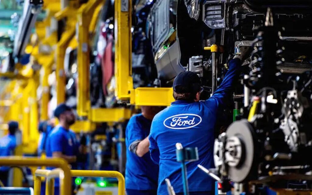 Ford retrasa hasta abril los planes productivos para la planta de Almussafes