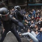 La Audiencia de Barcelona envía a juicio a 46 policías nacionales por las cargas del 1-O