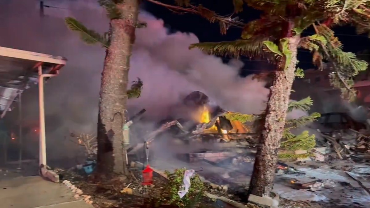 Una avioneta se estrella contra un parque de casas móviles en Florida