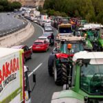 Protestas de los agricultores con sus tractores en las carreteras españolas