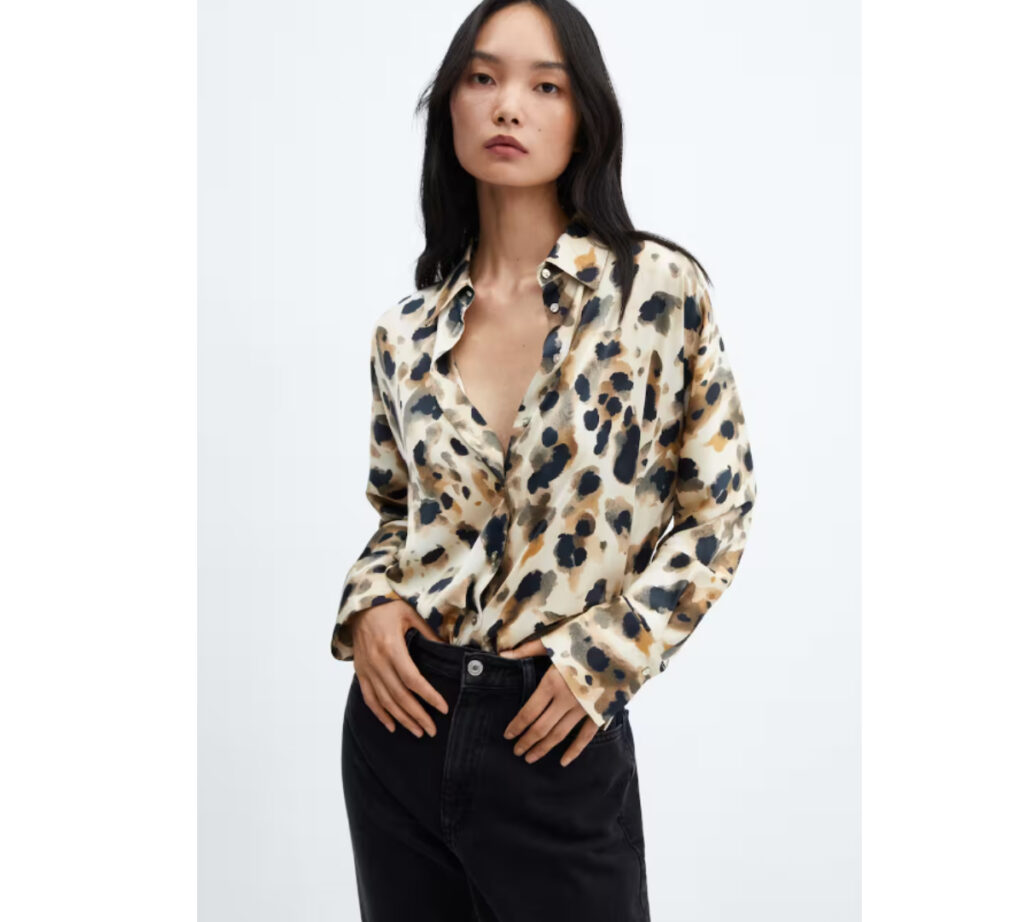 Camisa satinada de leopardo de Mango