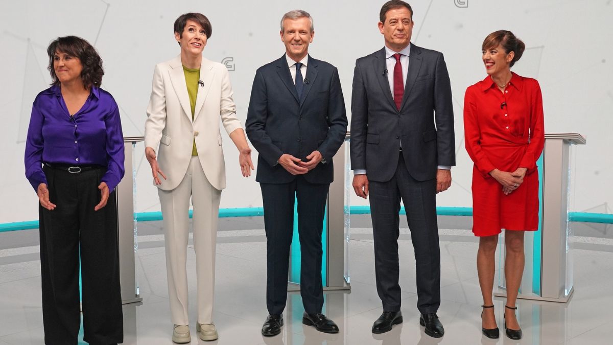 Los candidatos en la foto previa al debate por las elecciones de Galicia del 18F