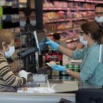 Las estrictas normas de Lidl, Carrefour y Mercadona por las que suspenden el sueldo a sus empleados
