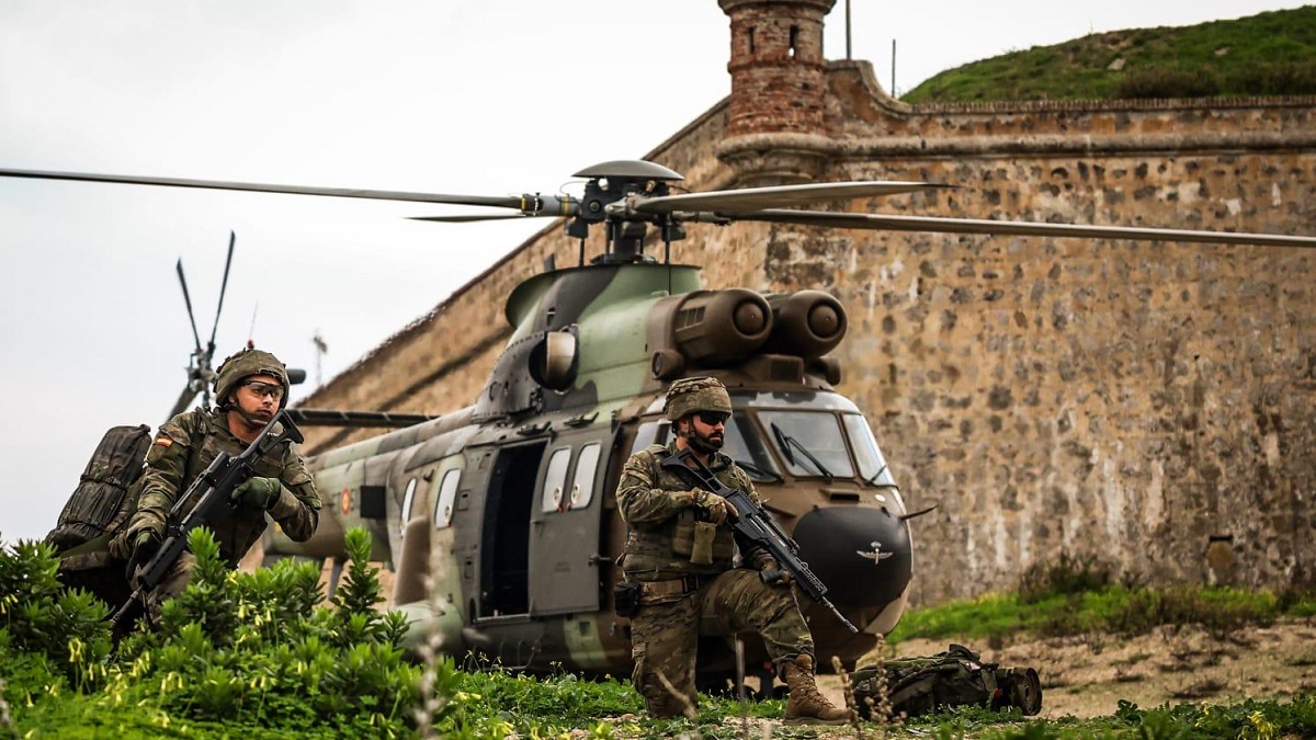 Maniobras del Ejército en Ceuta con un batallón de helicópteros