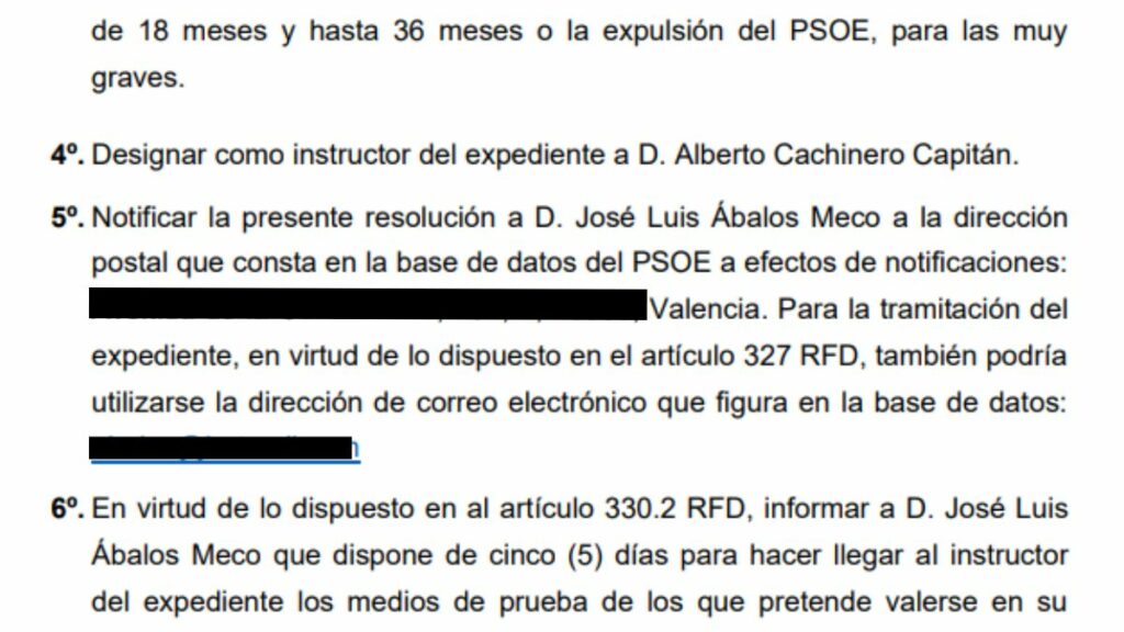 Parte de la comunicación de la suspensión de José Luis Ábalos en la que figuran su mail y dirección