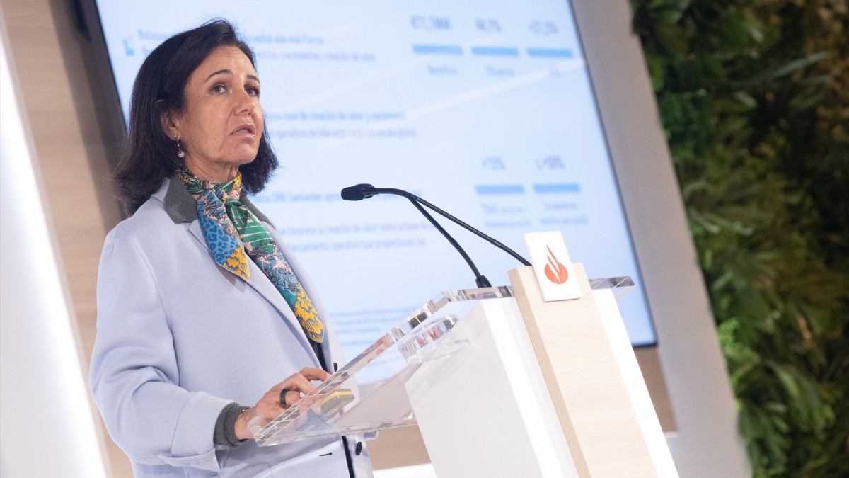 La presidenta del Banco Santander, Ana Botín, durante la presentación de los resultados del 2023