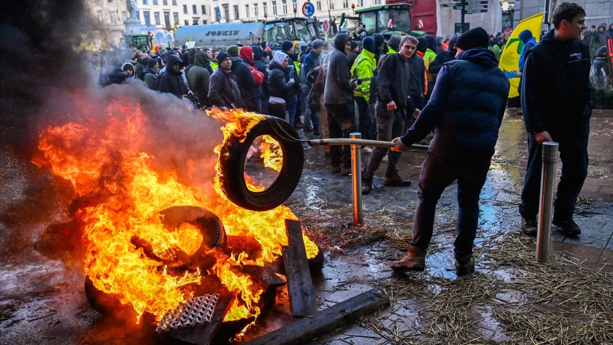 Protestas de los agricultores en la plaza de Luxemburgo, en Bruselas