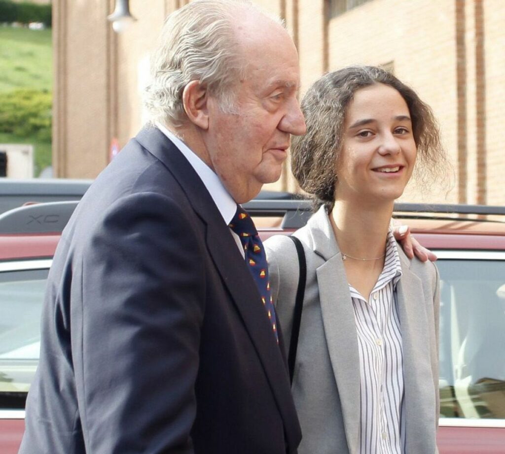 El rey Juan Carlos y Victoria Federica