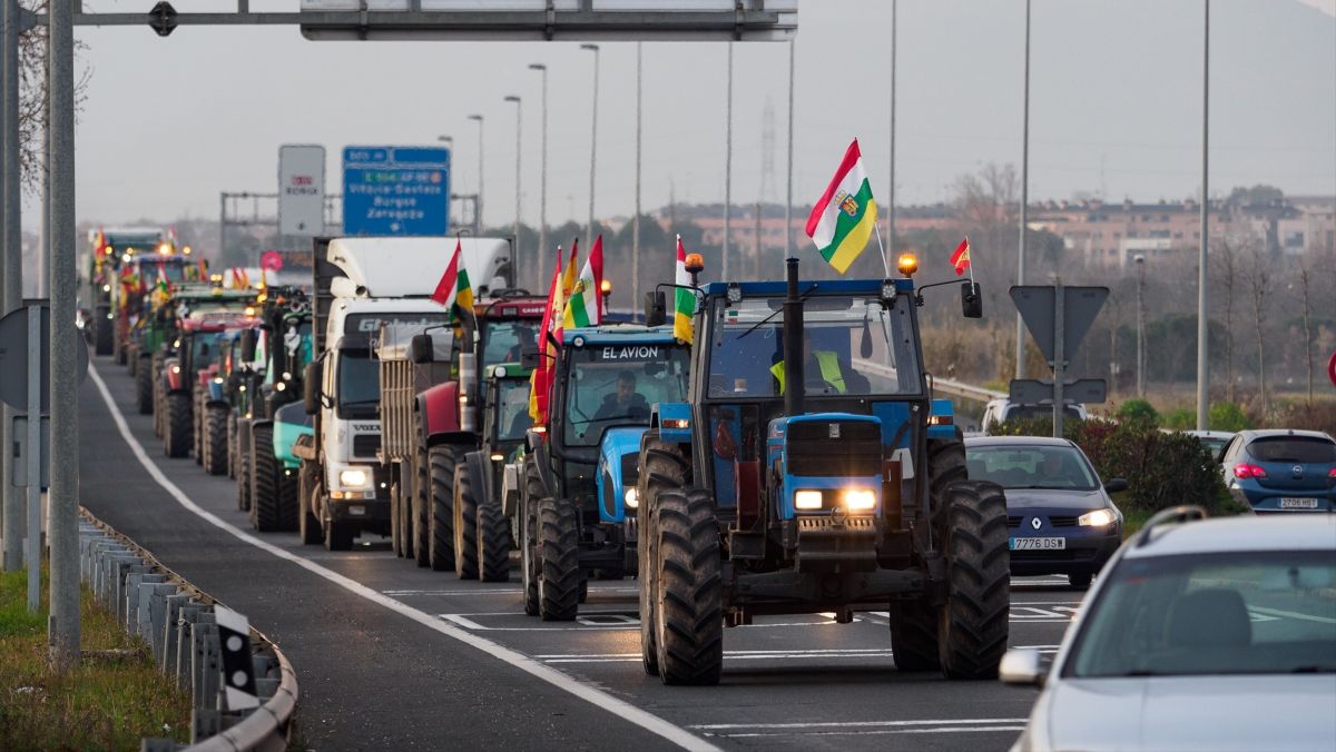 Sigue las protestas de los agricultores: continúan los cortes de carreteras en la tercera jornada