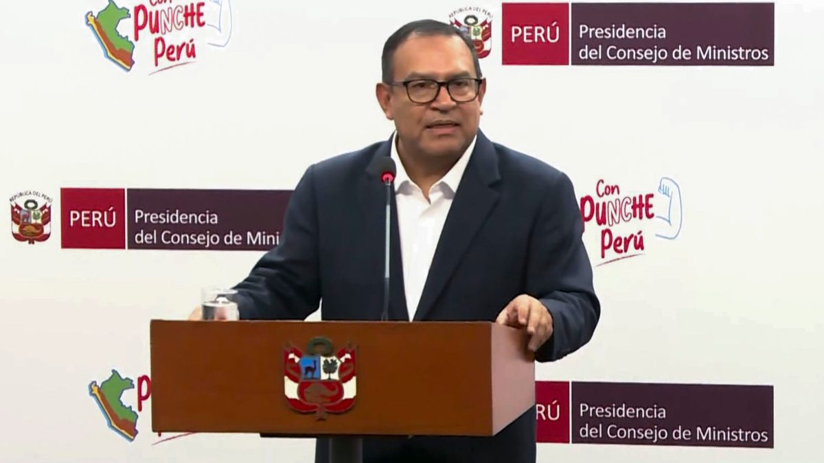Dimite el primer ministro de Perú acusado de contratos irregulares