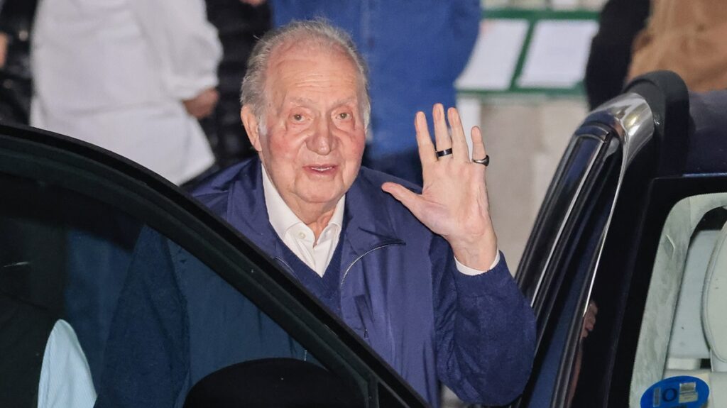 El rey Juan Carlos I deja Abu Dabi para fijar su residencia cerca de España