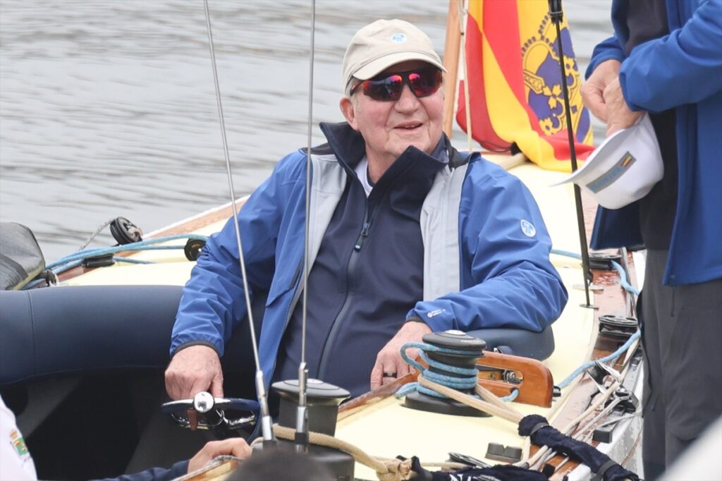 El rey Juan Carlos vivitará España con frecuencia en los próximos meses por las regatas
